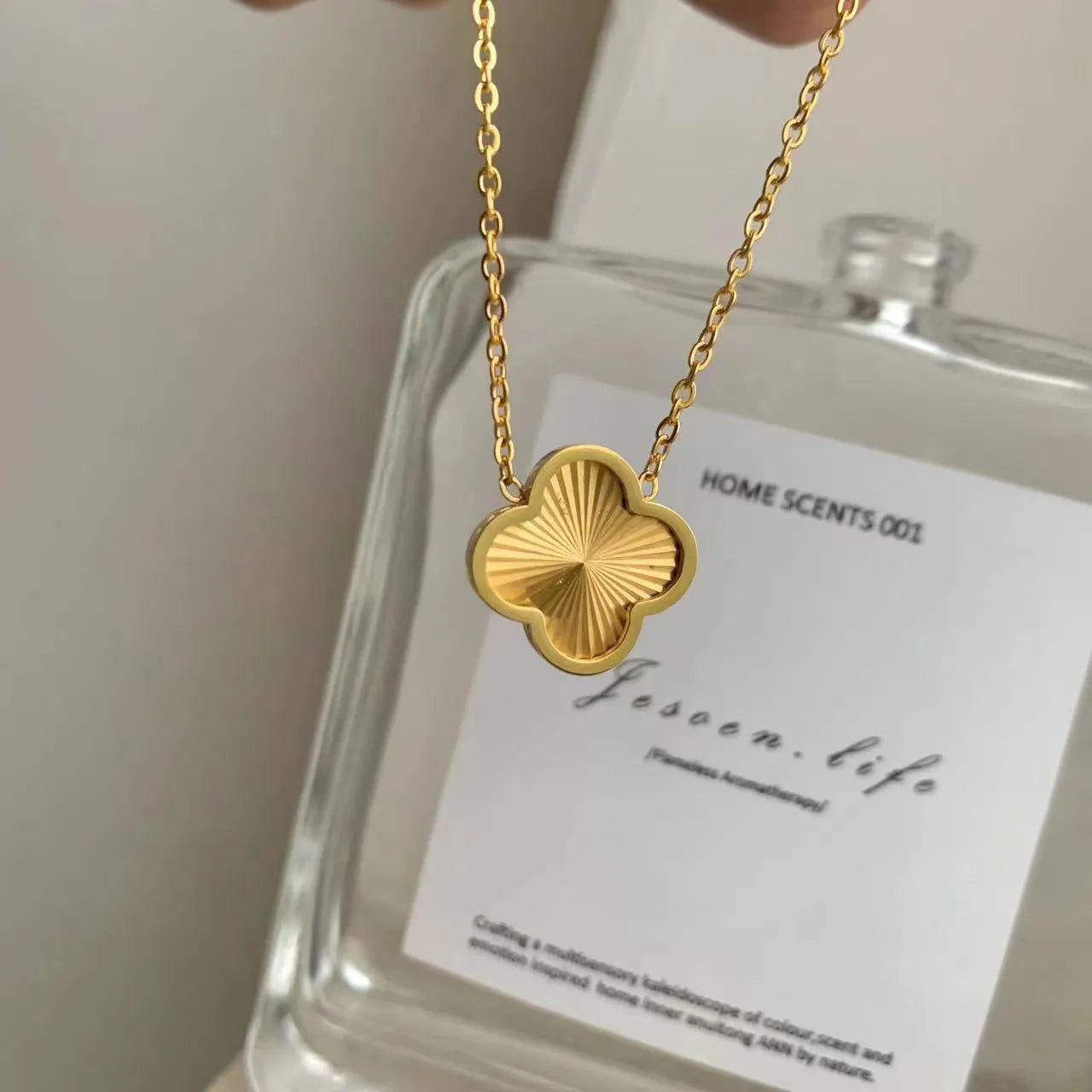 FLOWERCLOVER NECKLACE